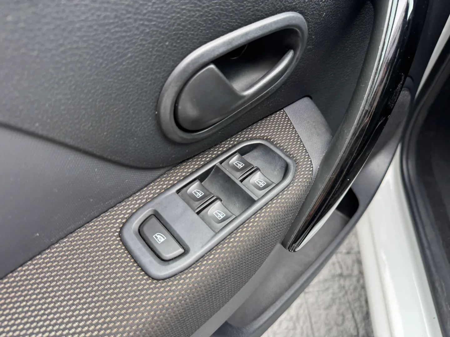 Imagem 12 – Renault Logan 1.0 12V Sce Flex Zen Manual