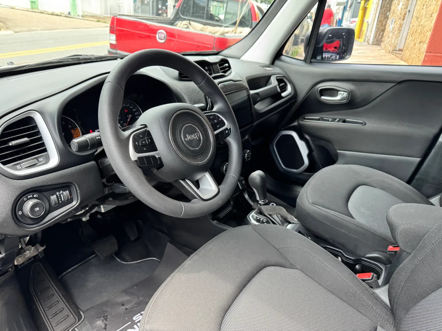 Imagem 12 – Jeep Renegade 1.8 16V Flex 4P Automático