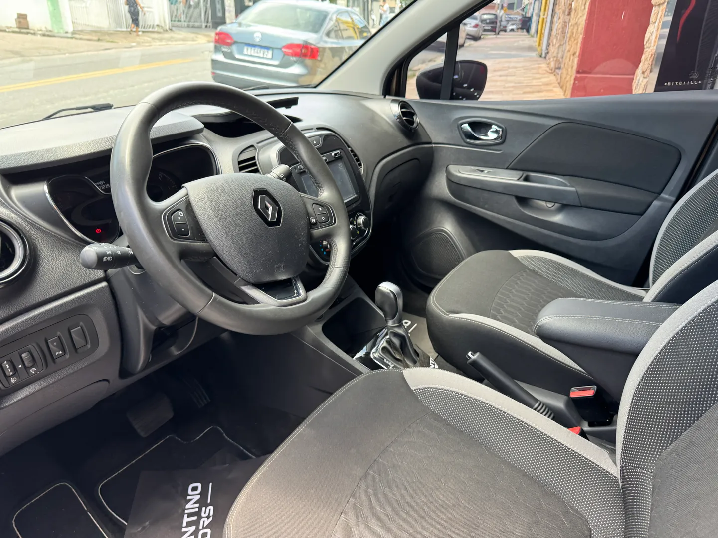 Imagem 13 – Renault Captur 1.6 16V Sce Flex Zen X-Tronic