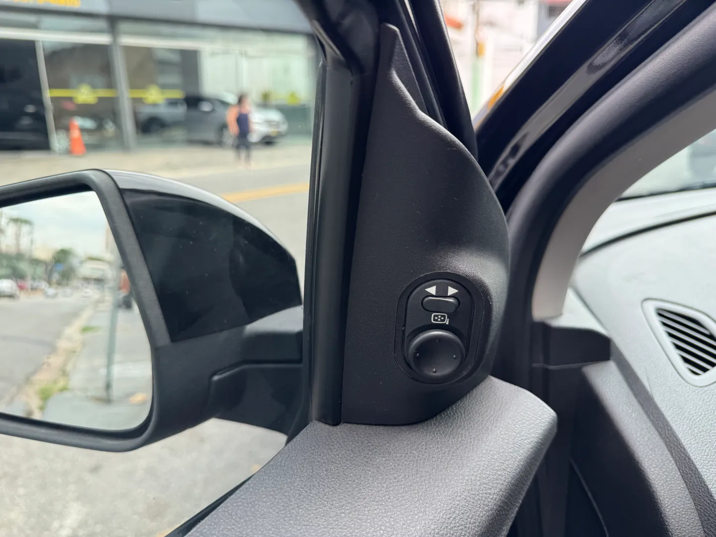 Imagem 14 – Chevrolet Onix 1.4 Mpfi Ltz 8V Flex 4P Automático