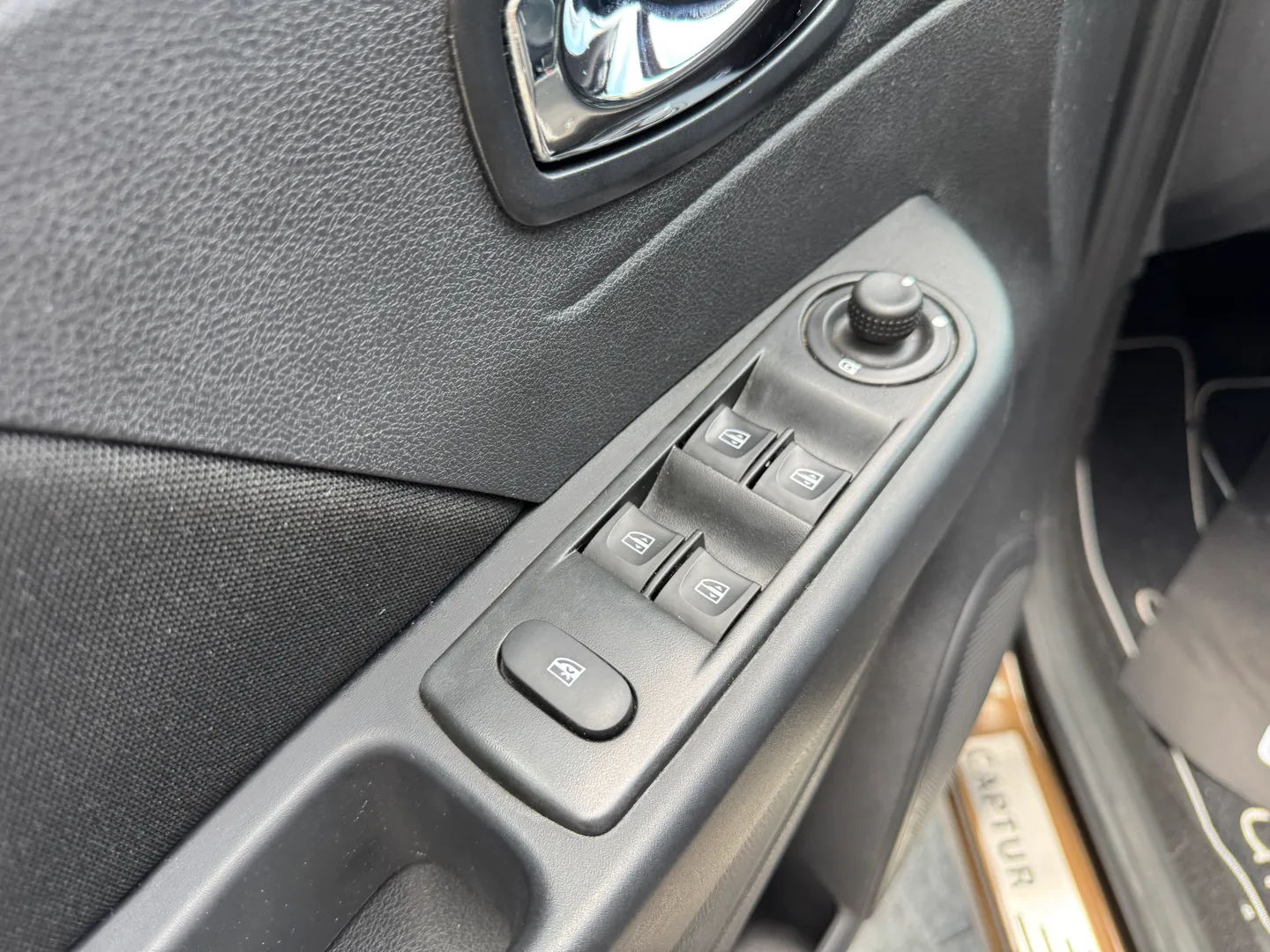 Imagem 12 – Renault Captur 1.6 16V Sce Flex Zen X-Tronic