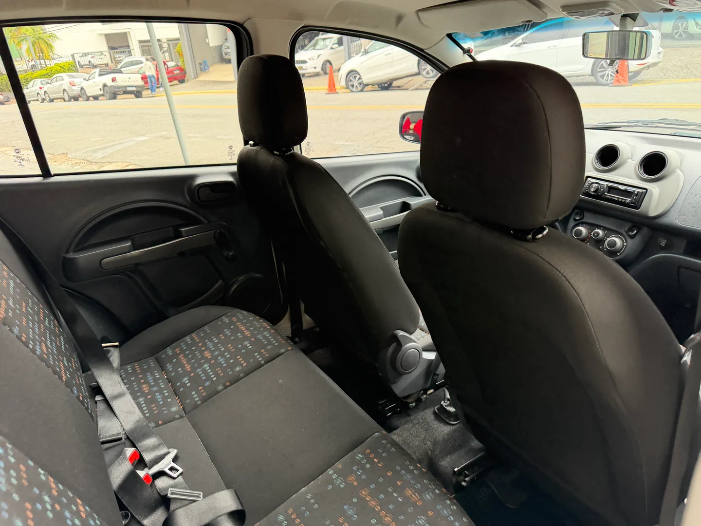 Imagem 13 – Fiat Uno 1.0 Evo Vivace 8V Flex 4P Manual