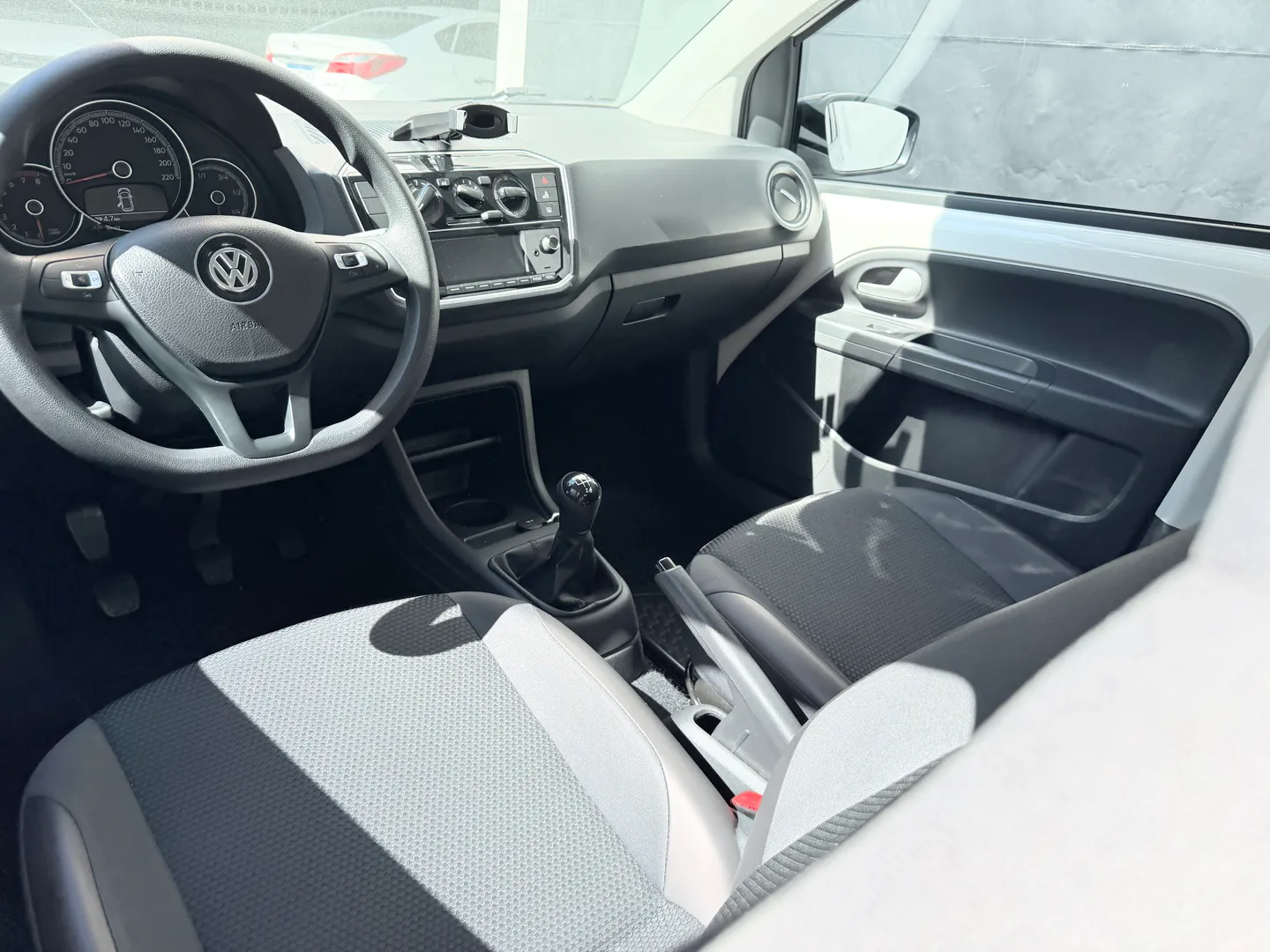 Imagem 9 – Volkswagen Up 1.0 170 Tsi Total Flex Xtreme 4P Manual