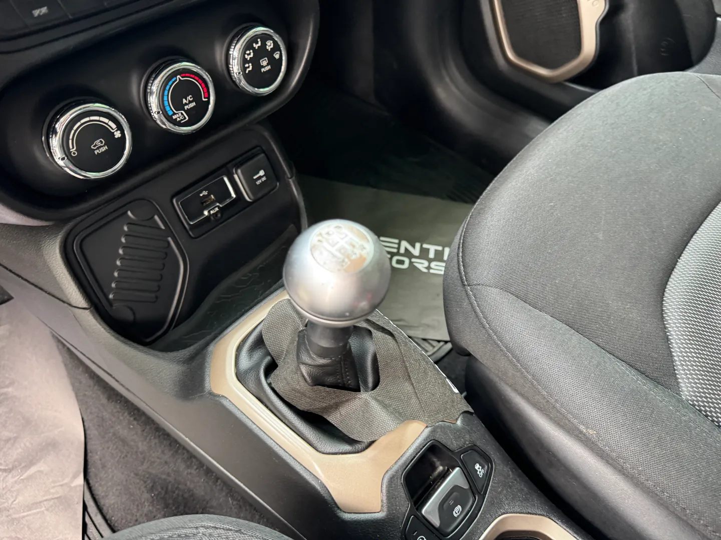 Imagem 7 – Jeep Renegade 1.8 16V Flex Sport 4P Manual