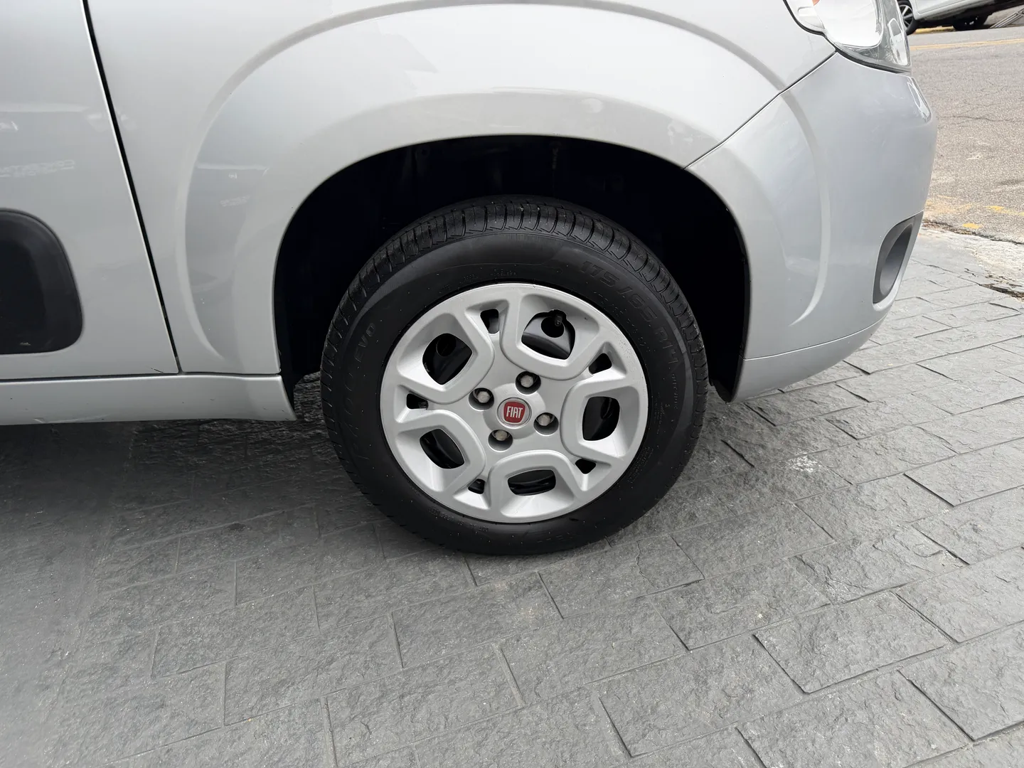 Imagem 14 – Fiat Uno 1.0 Evo Vivace 8V Flex 4P Manual