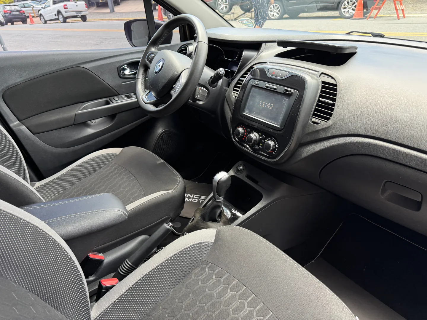 Imagem 8 – Renault Captur 1.6 16V Sce Flex Zen X-Tronic