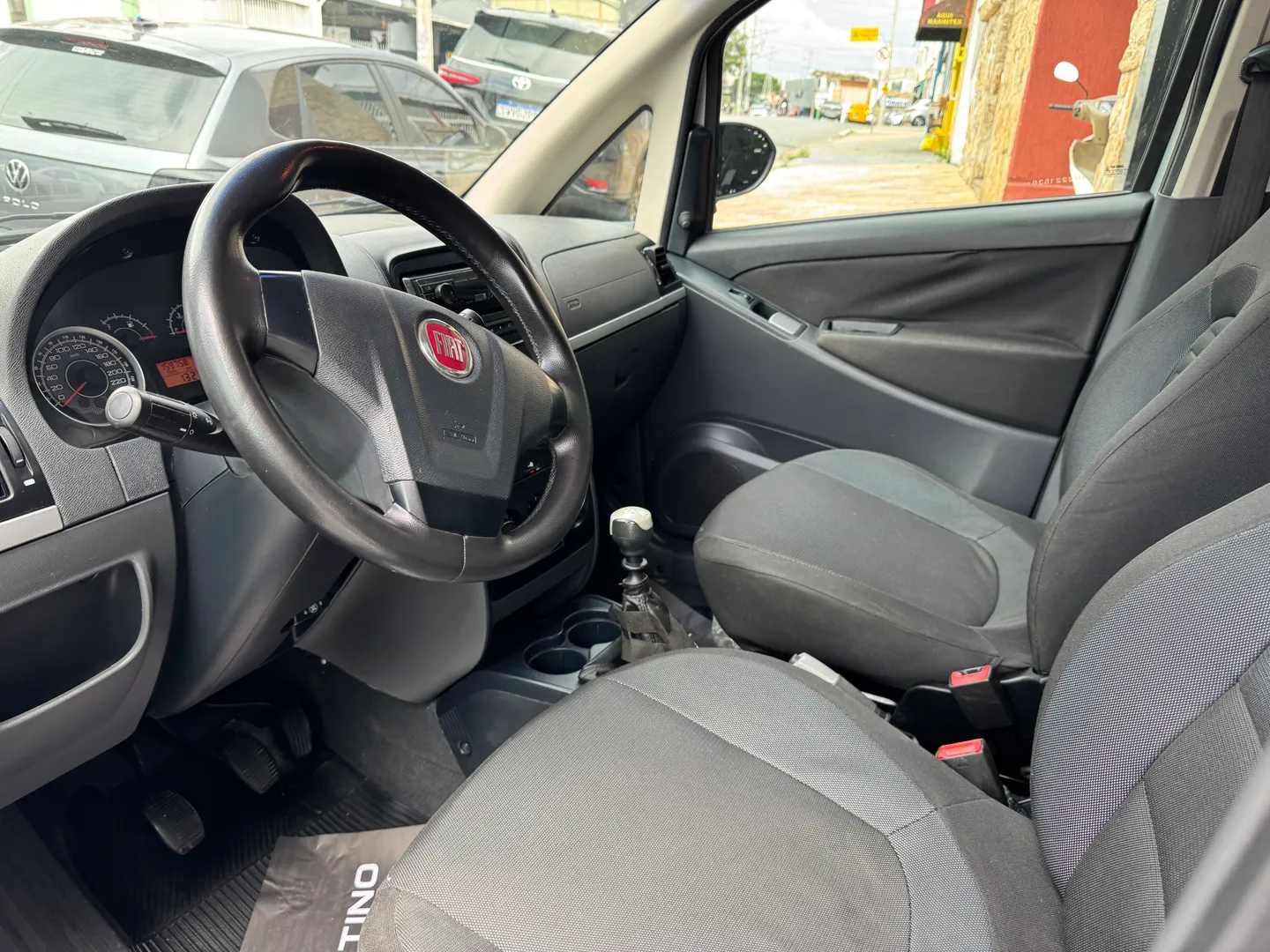 Imagem 10 – Fiat Idea 1.4 Mpi Attractive 8V Flex 4P Manual