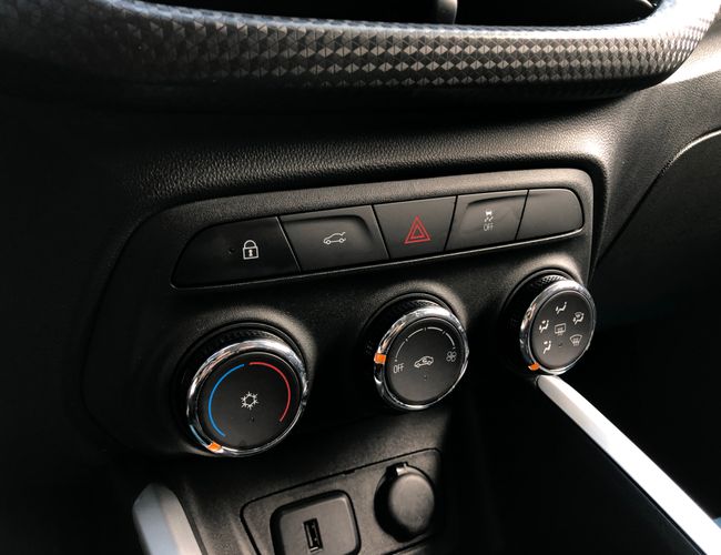Imagem exterior do veículo Onix 2023 1.0 Flex Plus Lt Manual 