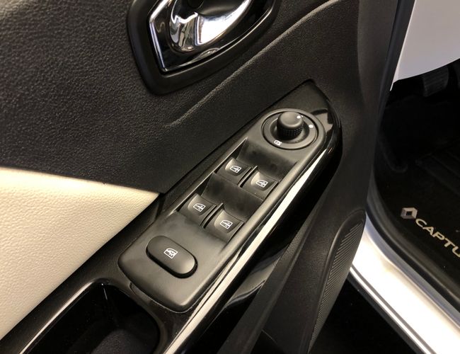 Imagem exterior do veículo Captur 2019 1.6 16V Sce Flex Intense X-Tronic 