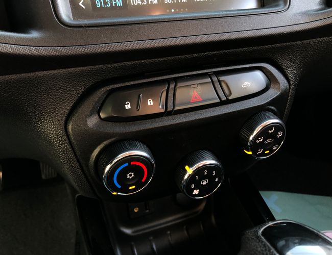 Imagem exterior do veículo Onix 2018 1.4 Mpfi Ltz 8V Flex 4P Automático 