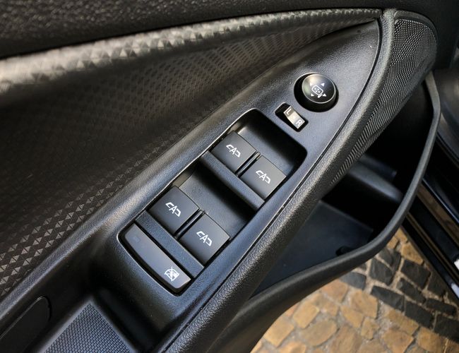 Imagem exterior do veículo Onix 2023 1.0 Flex Plus Lt Manual 