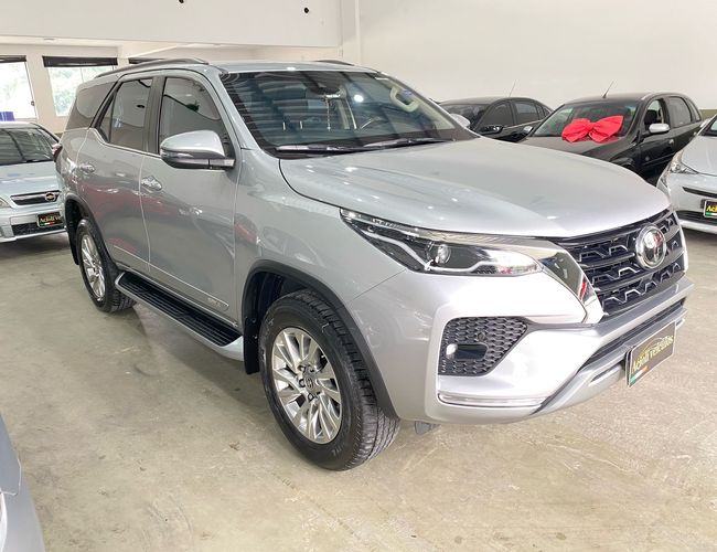 Imagem exterior do veículo Hilux Sw4 2021 2.8 D-4D Turbo Diesel Srx 7L 4X4 Automático 