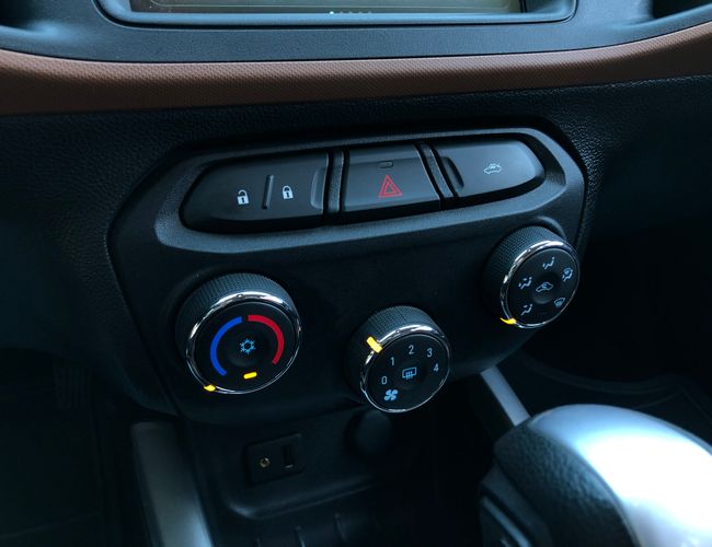 Imagem exterior do veículo Onix 2017 1.4 Mpfi Activ 8V Flex 4P Automático 