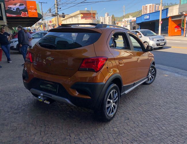 Imagem exterior do veículo Onix 2017 1.4 Mpfi Activ 8V Flex 4P Automático 