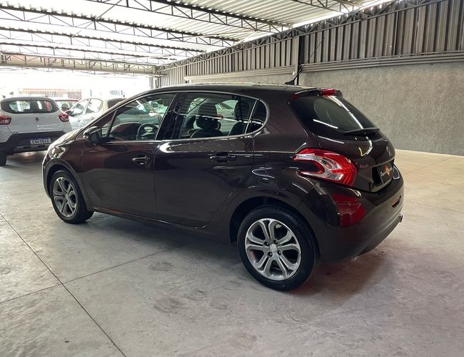 Imagem exterior do veículo 208 2015 1.6 Griffe 16V Flex 4P Automático 