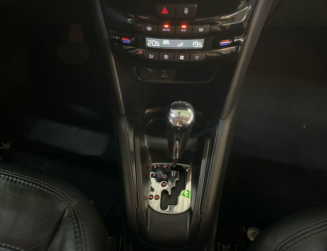 Imagem exterior do veículo 208 2015 1.6 Griffe 16V Flex 4P Automático 