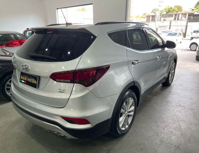 Imagem exterior do veículo Santa Fé 2016 3.3 Mpfi 4X4 7 Lugares V6 270Cv Gasolina 4P Automático 