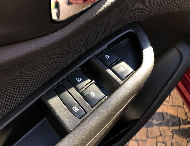 Imagem exterior do veículo Onix 2018 1.4 Mpfi Ltz 8V Flex 4P Automático 