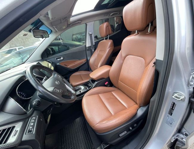 Imagem exterior do veículo Santa Fé 2016 3.3 Mpfi 4X4 7 Lugares V6 270Cv Gasolina 4P Automático 