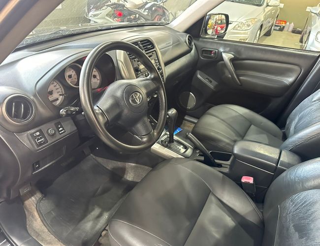 Imagem exterior do veículo Rav4 2005 2.0 4X4 16V Gasolina 4P Automático 