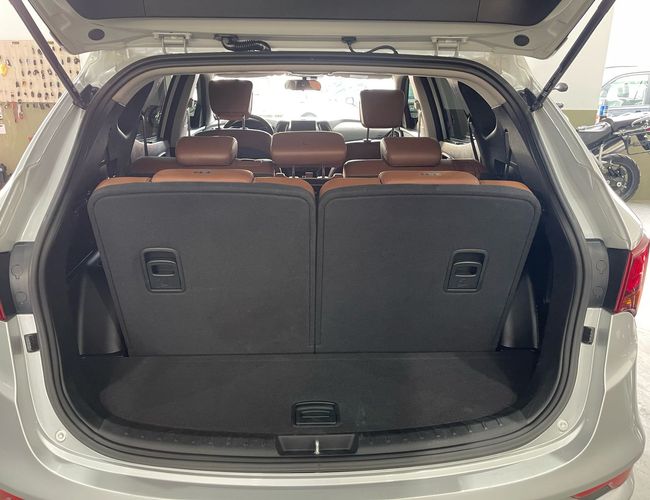 Imagem exterior do veículo Santa Fé 2016 3.3 Mpfi 4X4 7 Lugares V6 270Cv Gasolina 4P Automático 