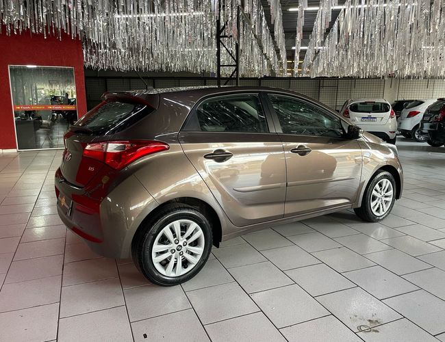 Imagem exterior do veículo Hb20 2017 1.6 Comfort Plus 16V Flex 4P Manual 