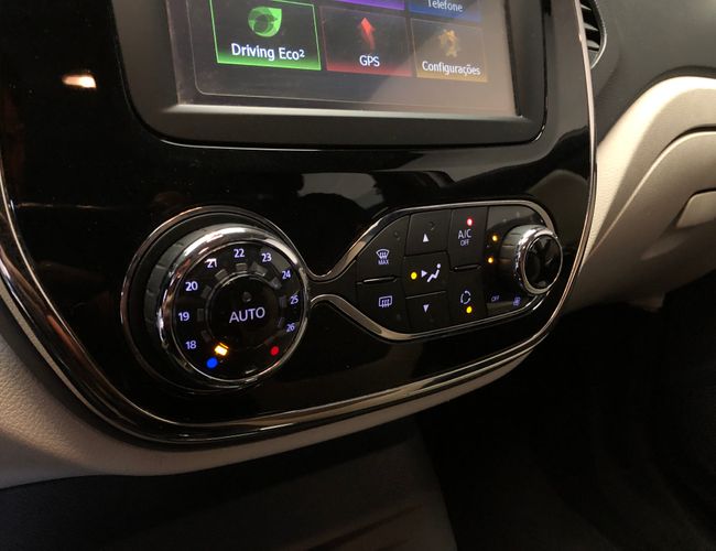 Imagem exterior do veículo Captur 2019 1.6 16V Sce Flex Intense X-Tronic 