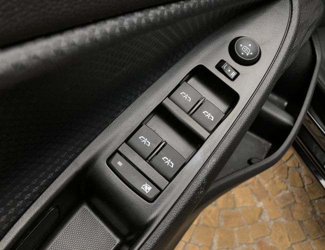 Imagem exterior do veículo Onix 2025 1.0 Flex Plus Lt Manual 