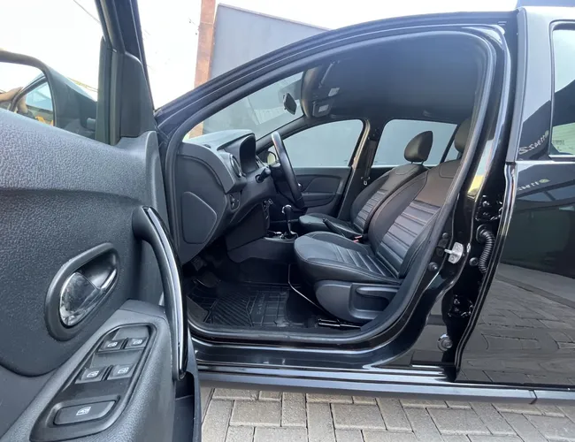 Imagem exterior do veículo Sandero Intense Flex 1.6 16V 5P Aut. 2020 Sandero Intense Flex 1.6 16V 5P Aut. 