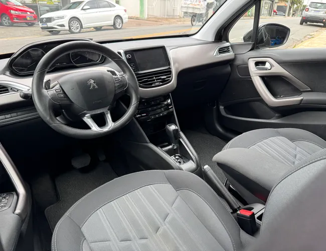 Imagem exterior do veículo 208 2017 1.6 Griffe 16V Flex 4P Automático