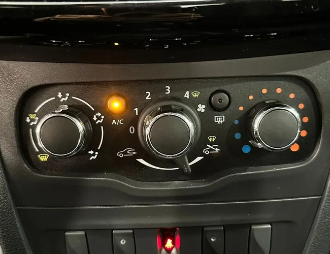 Imagem 13 – Logan 2025 Logan Zen Flex 1.0 12V 4P Mec.