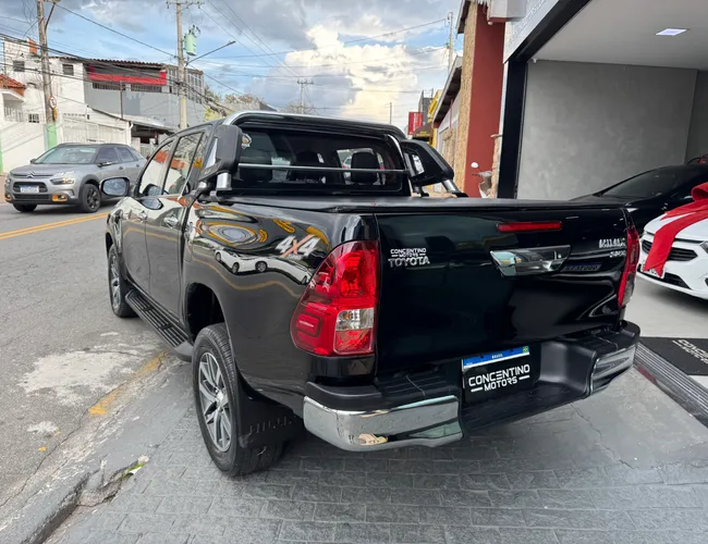 Imagem exterior do veículo Hilux 2017 2.8 Srx 4X4 Cd 16V Diesel 4P Automático
