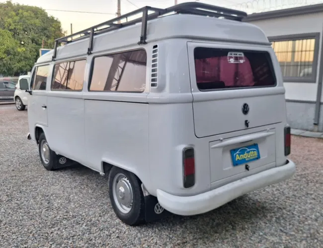 Imagem 8 – Kombi 2000 1.6 Std 9 Lugares