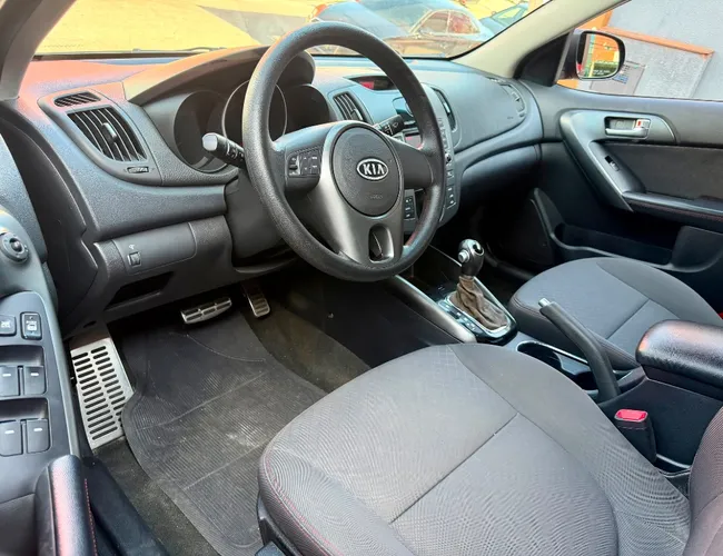 Imagem 13 – Cerato 2012 1.6 E.221 Sedan 16V Gasolina 4P Automático
