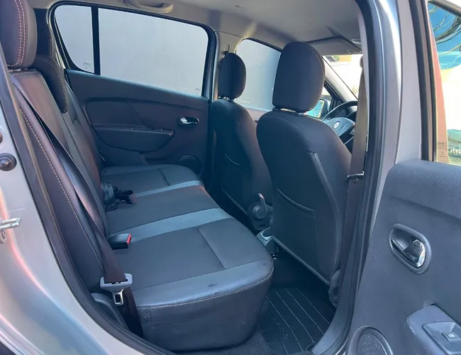 Imagem 16 – Sandero 2017 1.6 STEPWAY 8V FLEX 4P MANUAL