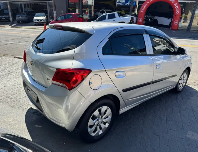 Imagem exterior do veículo Onix 2019 1.0 Mpfi Lt 8V Flex 4P Manual