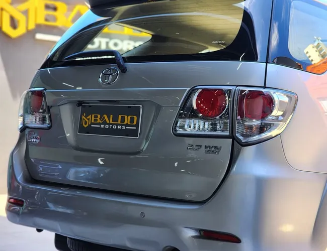 Imagem exterior do veículo Hilux Sw4 Sr 4X2 2.7/ 2.7 Flex 16V Aut. 2013 Hilux Sw4 Sr 4X2 2.7/ 2.7 Flex 16V Aut. 