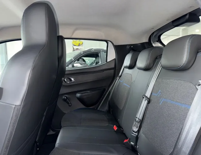 Imagem 9 – Kwid 2025 1.0 12V Sce Flex Intense Manual