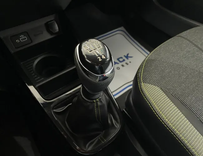 Imagem 8 – Kwid 2023 1.0 12V Sce Flex Outsider Manual