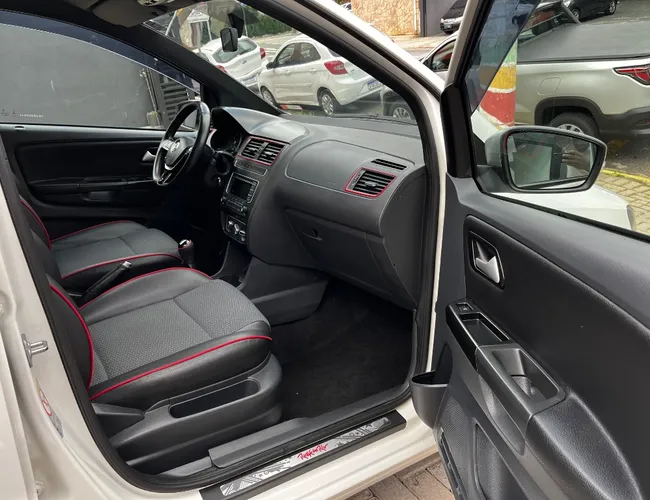 Imagem 10 – Fox 2016 1.6 Mi Rock In Rio 8V Flex 4P Manual