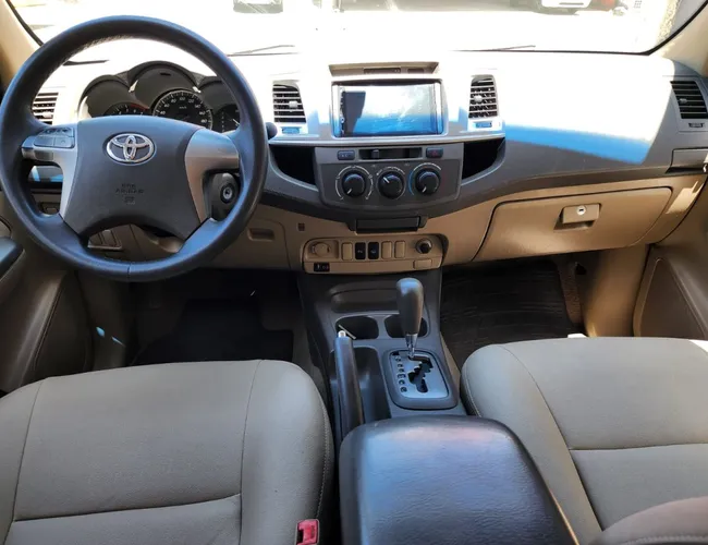 Imagem exterior do veículo Hilux Sw4 Sr 4X2 2.7/ 2.7 Flex 16V Aut. 2013 Hilux Sw4 Sr 4X2 2.7/ 2.7 Flex 16V Aut. 
