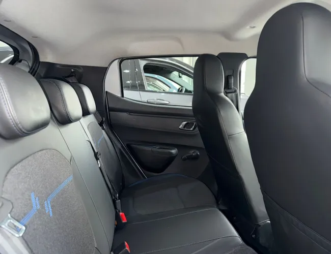 Imagem 12 – Kwid 2025 1.0 12V Sce Flex Intense Manual