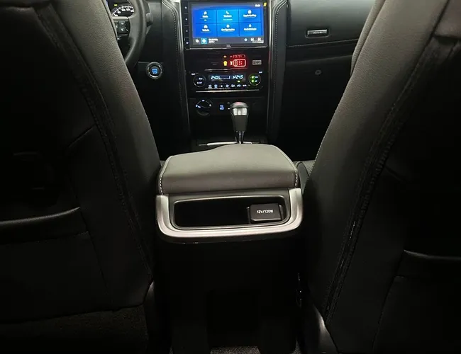 Imagem 15 – Hilux 2025 Hilux Sw4 Srx Plat. 4X4 2.8 Tb Die. Aut.