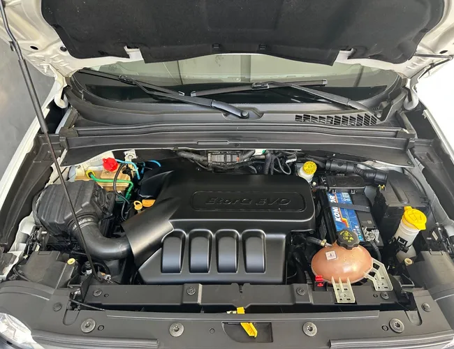 Imagem 16 – Renegade 2016 1.8 16V Flex Sport 4P Automático