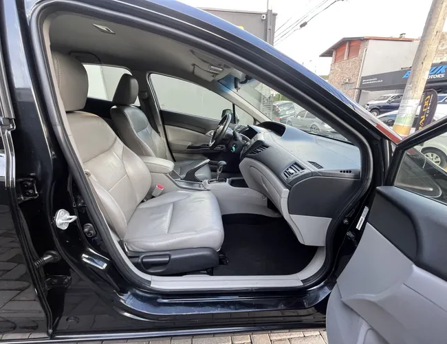 Imagem exterior do veículo Civic Sedan Lxs 1.8/1.8 Flex 16V Aut. 4P 2015 Civic Sedan Lxs 1.8/1.8 Flex 16V Aut. 4P 