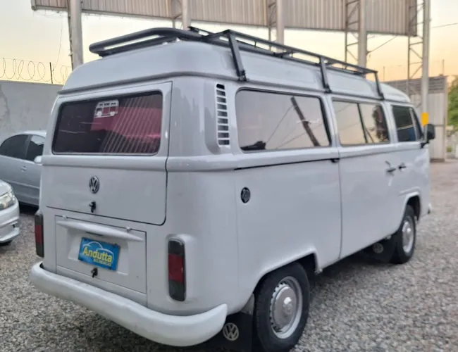 Imagem 9 – Kombi 2000 1.6 Std 9 Lugares