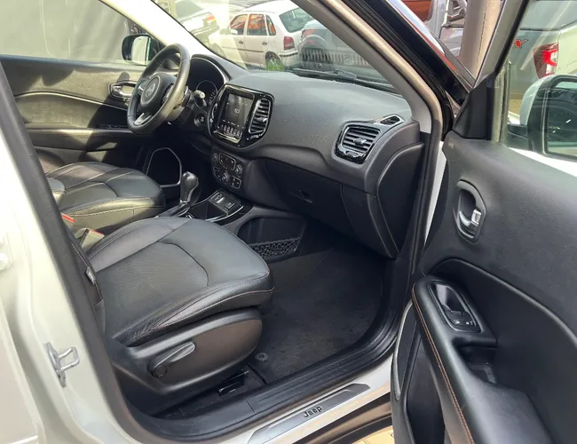 Imagem 12 – Compass 2018 2.0 16V Flex Limited Automático