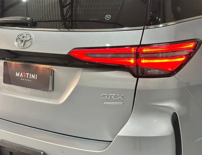Imagem 7 – Hilux Sw4 2025 2.8 D-4D Turbo Diesel Srx Platinum 7L 4X4 Automático