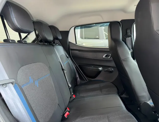 Imagem 14 – Kwid 2026 1.0 12V Sce Flex Intense Manual