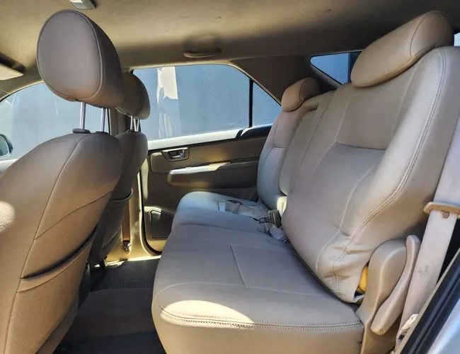 Imagem exterior do veículo Hilux Sw4 Sr 4X2 2.7/ 2.7 Flex 16V Aut. 2013 Hilux Sw4 Sr 4X2 2.7/ 2.7 Flex 16V Aut. 